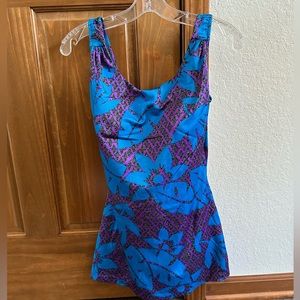 Like new Roxanne swimsuit with skirt